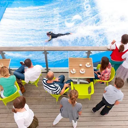 Waveside-waterside With Hot Tubresort Poolgym Holiday home