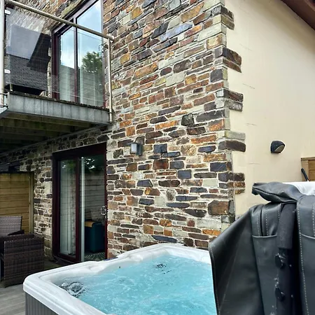 Holiday home Waveside-waterside With Hot Tubresort Poolgym Padstow